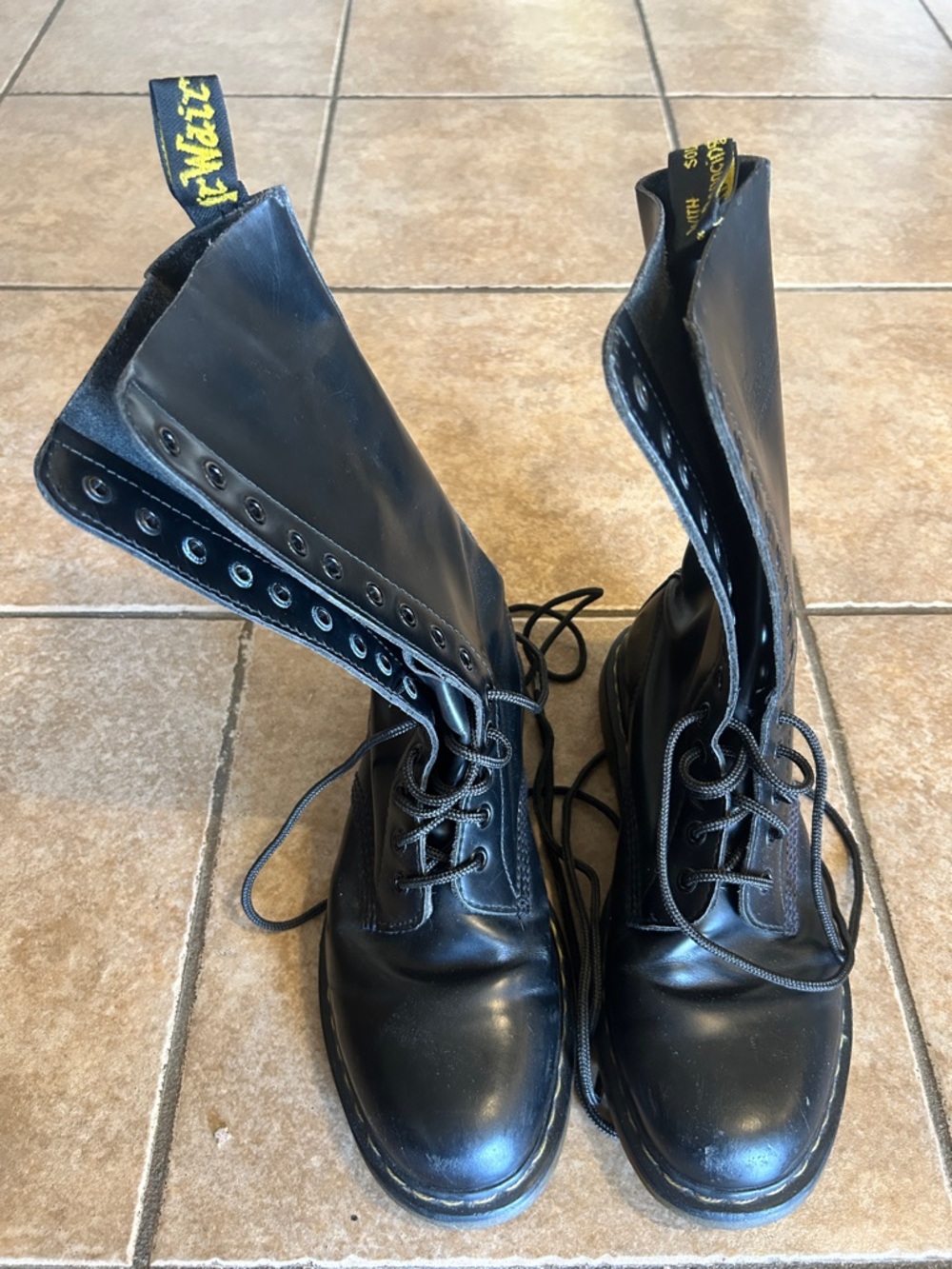 Dr. Martens 1914 14 Eye Tall Black Leather Boots Size 8M 9W EU41